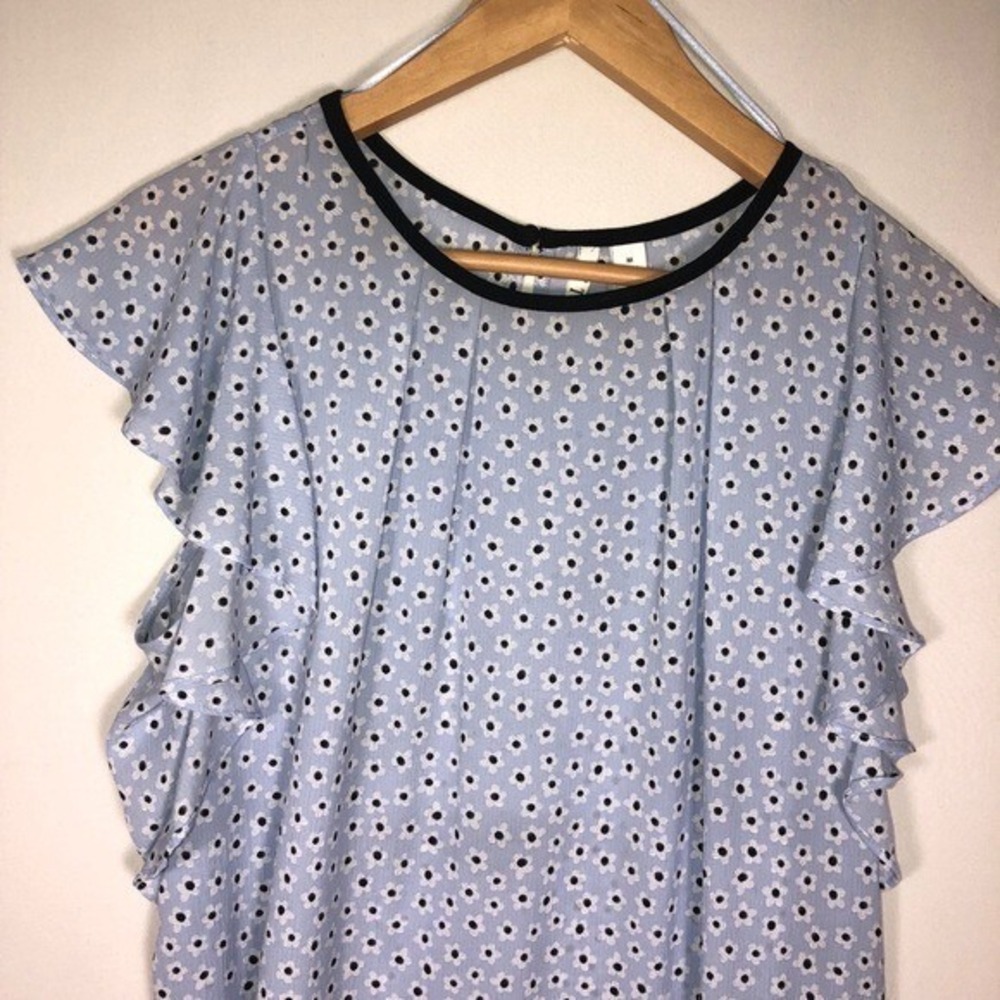 ELLE Blue Short Sleeve Floral Blouse Size‎ Medium - Picture 2 of 11